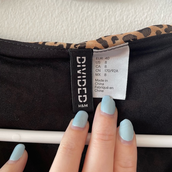 leopard long sleeve flowy dress - Picture 7 of 9